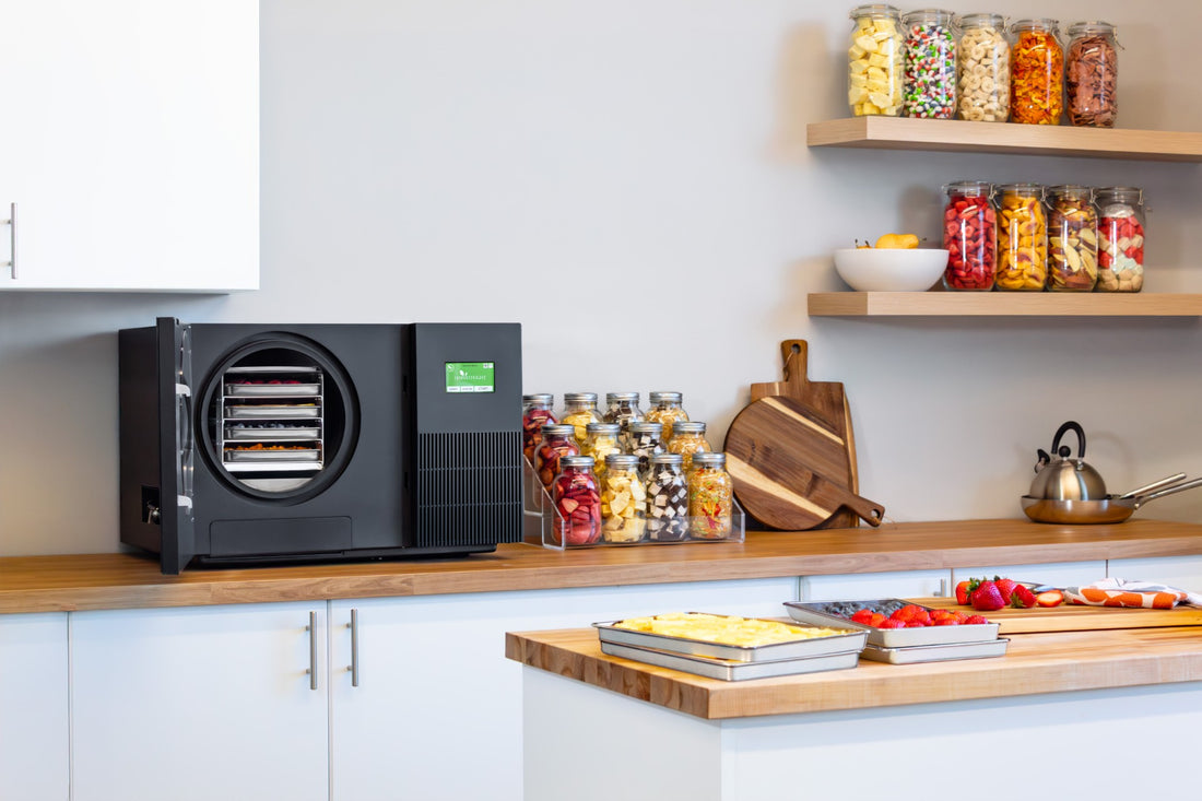 Harvest Right - Black Countertop Pro Freeze Dryer with 4 Trays and Mylar Starter Kit - HRFDCBK-PP (ETA 6 Weeks)
