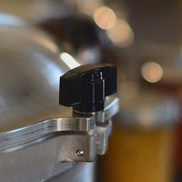 All American - 10.5 QT Pressure Canner / Pressure Cooker - 910