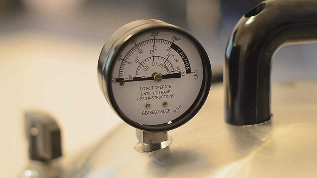 All American - 10.5 QT Pressure Canner / Pressure Cooker - 910