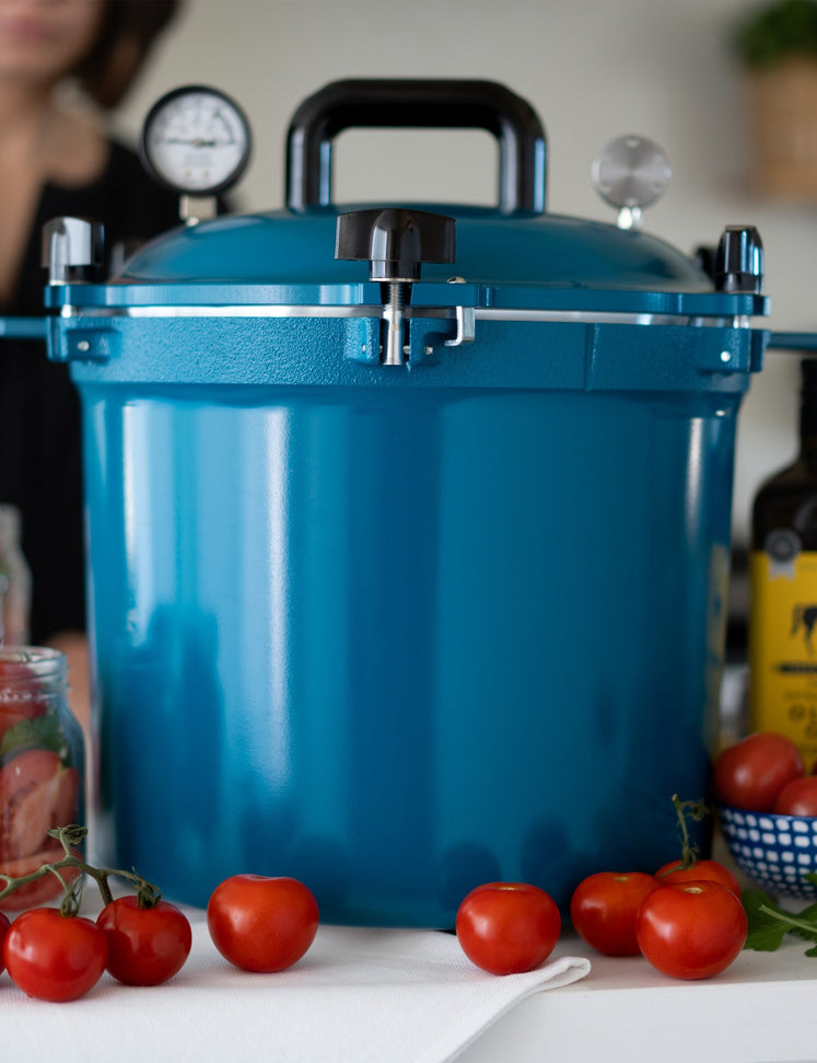 All American - 21.5 QT Berry Blue Pressure Canner / Pressure Cooker - 921BL