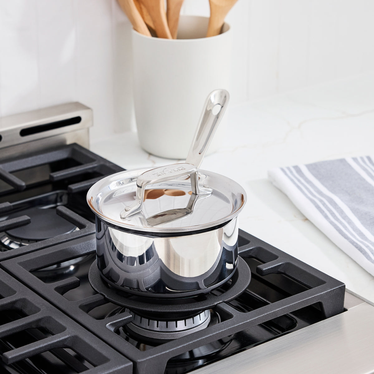 All-Clad - 1.5 QT D5 Polished 5-ply Bonded Saucepan with Lid - SD552015