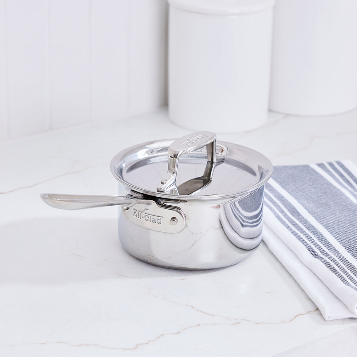 All-Clad - 1.5 QT D5 Polished 5-ply Bonded Saucepan with Lid - SD552015