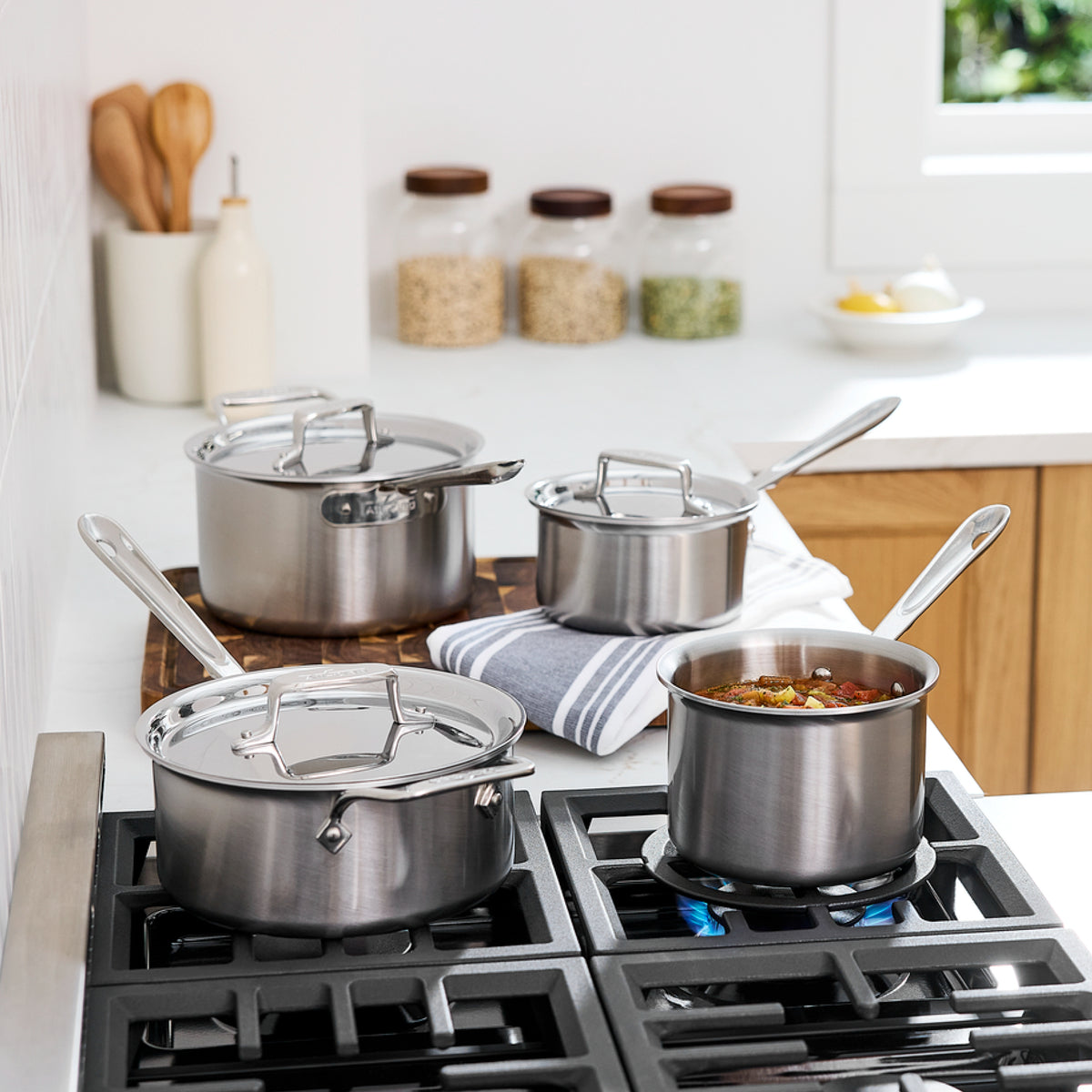 All-Clad - 2 QT D5 Brushed 5-ply Bonded Saucepan with Lid - BD55202