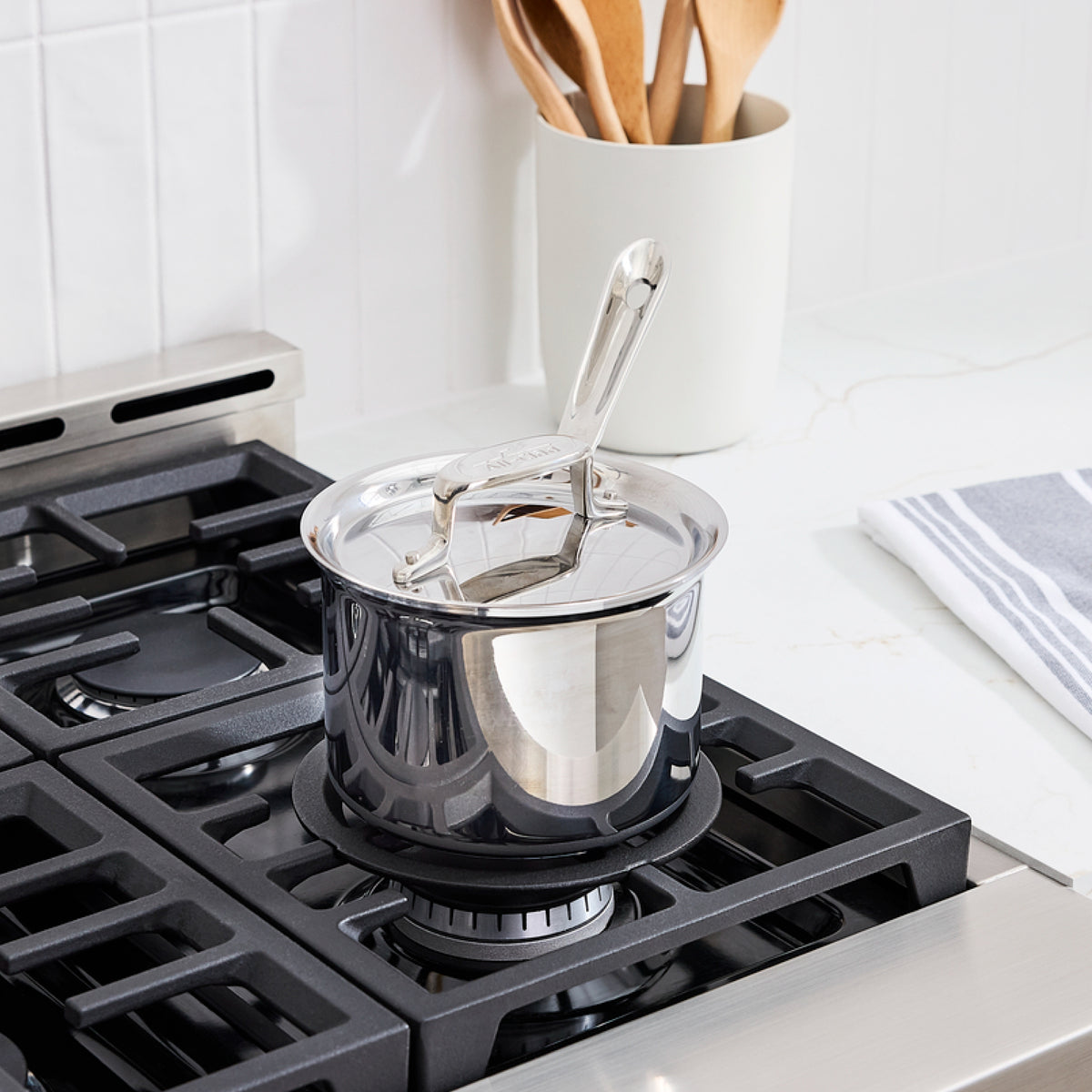 All-Clad - 2 QT D5 Polished 5-ply Bonded Saucepan with Lid - SD55202