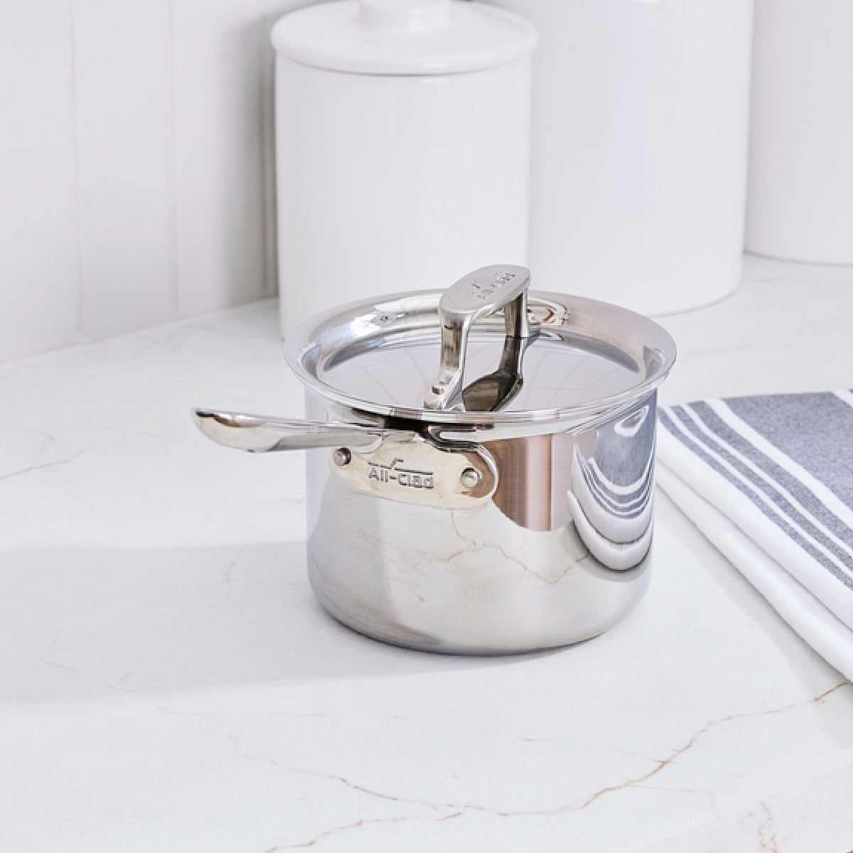 All-Clad - 2 QT D5 Polished 5-ply Bonded Saucepan with Lid - SD55202