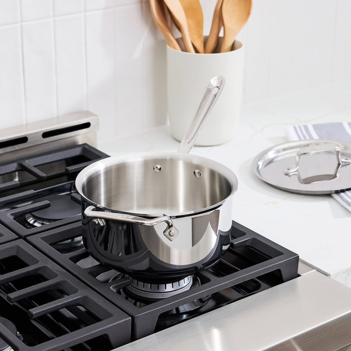 All-Clad - 4 QT D5 Polished 5-ply Bonded Saucepan with Lid - SD55204