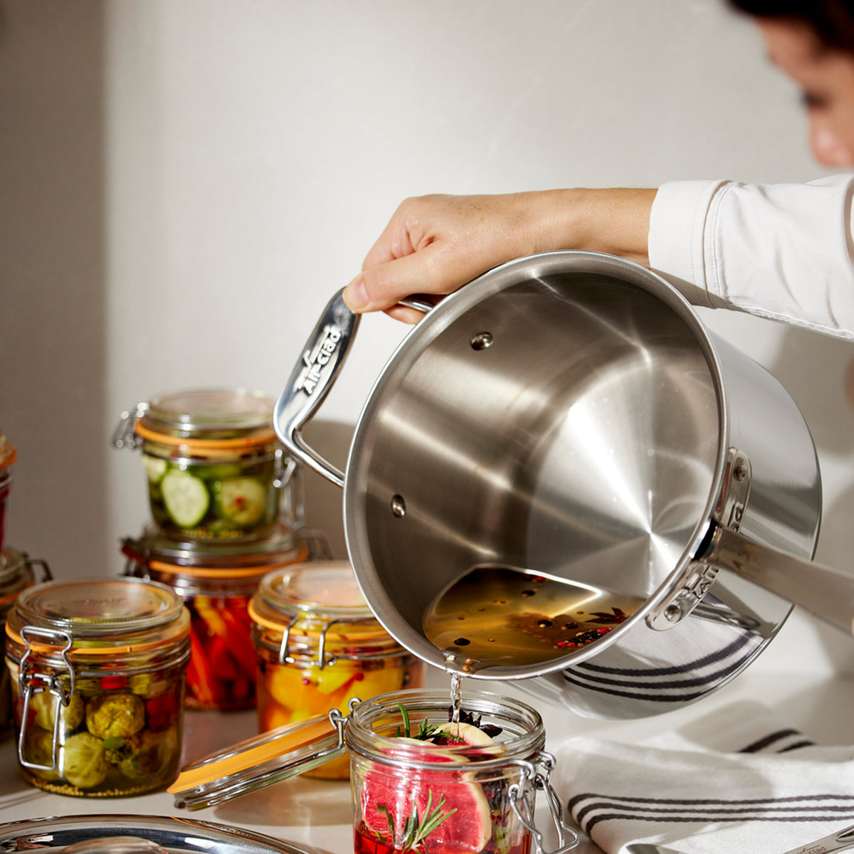 All-Clad - 4 QT G5 Graphite Core 5-Ply Sauce Pan with Lid - GR204 - DISCONTINUED
