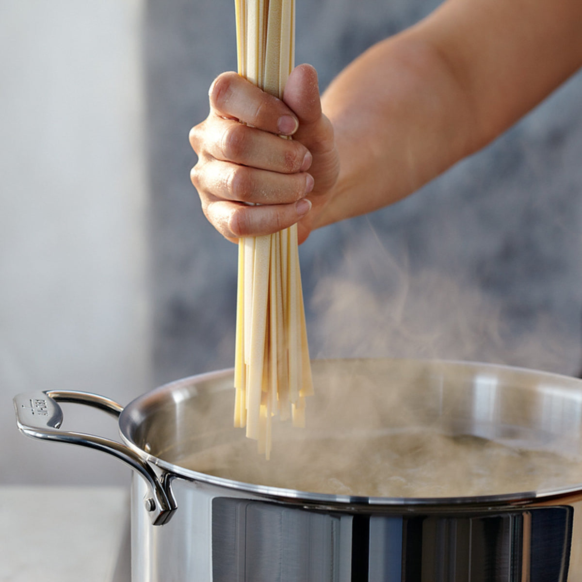 All-Clad - 8 QT D5 Polished 5-ply Bonded Stock Pot with Lid - SD55508