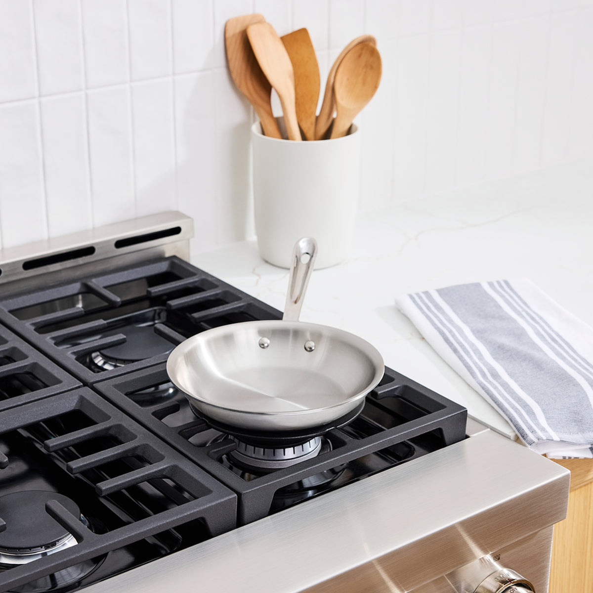 All-Clad - D5 Stainless Brushed 5-ply Bonded 8" Brushed Fry Pan - BD55108