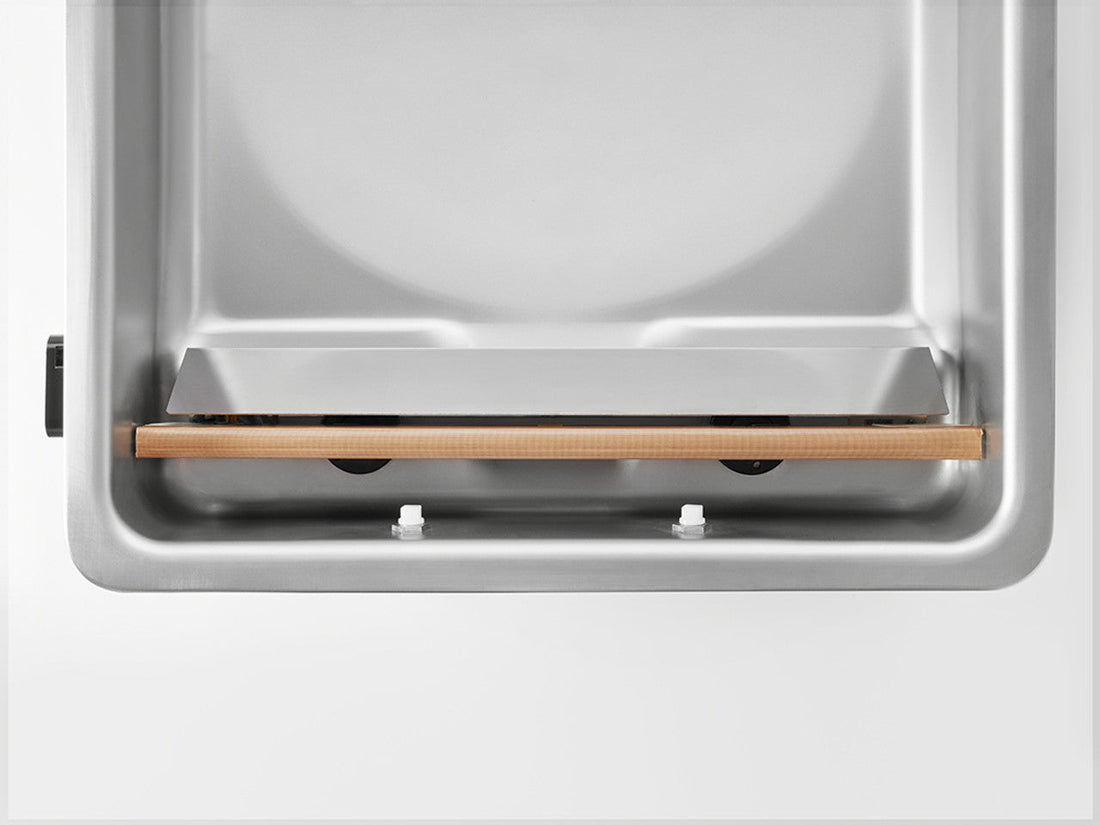 Atmovac - 10.25" Inclined Shelf for Arctic11 - 0307701