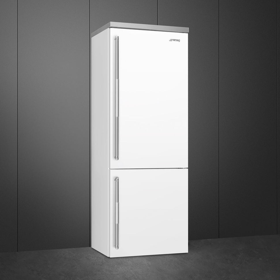 Smeg - 27" Bottom Mount White Matte Right Hinge Fridge with Pro Handles - BM27URMW