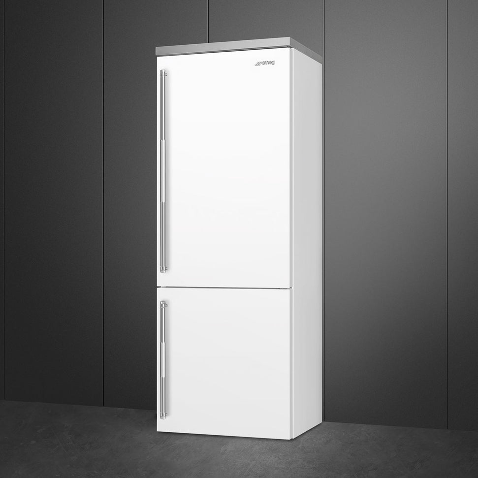 Smeg - 27" Bottom Mount White Matte Right Hinge Fridge with Pro Handles - BM27URMW