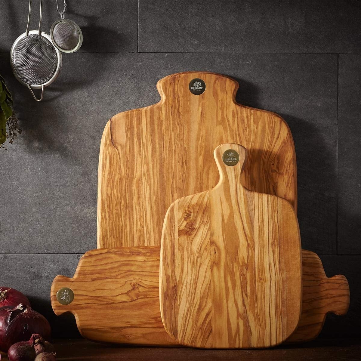 Berard - 11.41" x 7.87'' Racine Small Olive Wood Cutting Board with Handle - 7454600