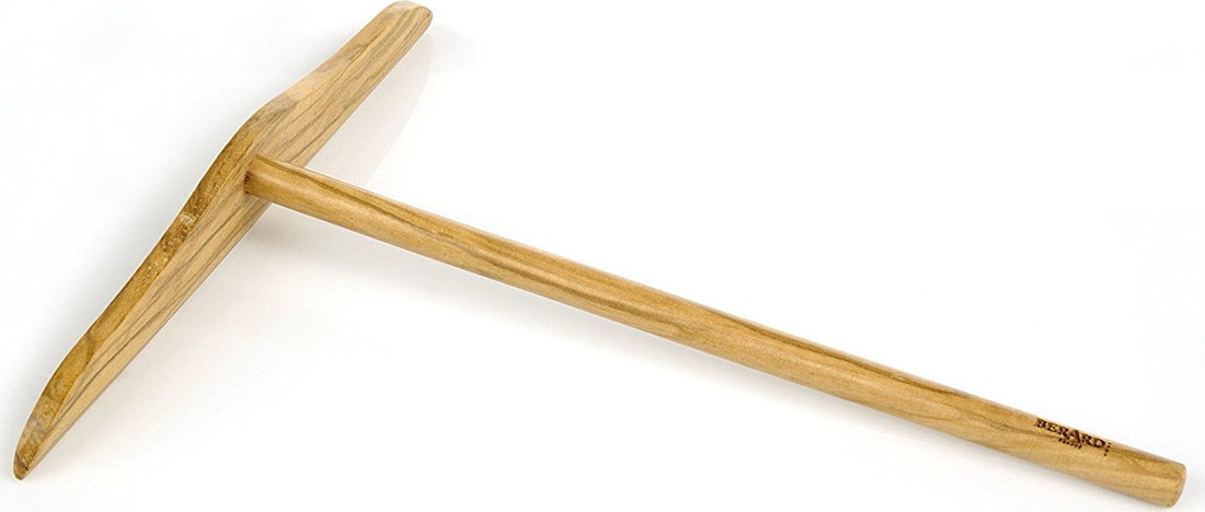 Berard - 9" x 8" Olivewood Pancake Rake Spreader - 59170