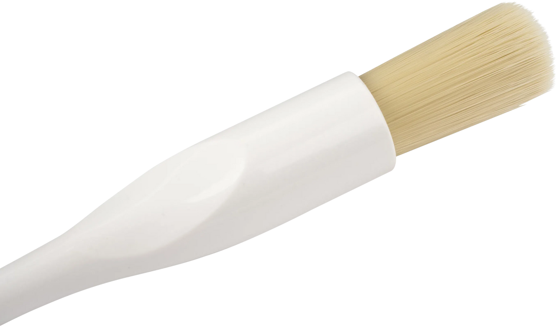 Browne - 1" Wooden Handle Round Pastry Brush with Boar Hair - 61300-1