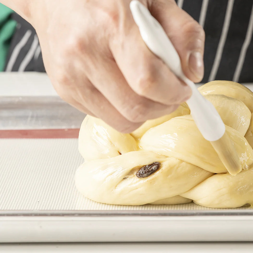 Browne - 1" Wooden Handle Round Pastry Brush with Boar Hair - 61300-1