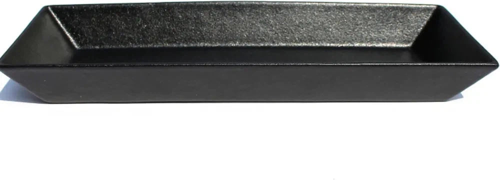 Bugambilia - Classic 101.4 Oz Medium Black Deep Rectangular Platter With Elegantly Textured - BUD13BB