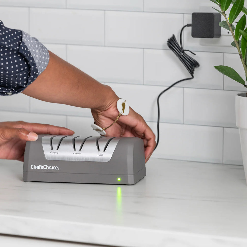 Chef's Choice - Grey Rechargeable Three-Stage 20° Dizor AngleSelect DC 1520 Electric Knife Sharpener, Gift Box - SHC52BGY11