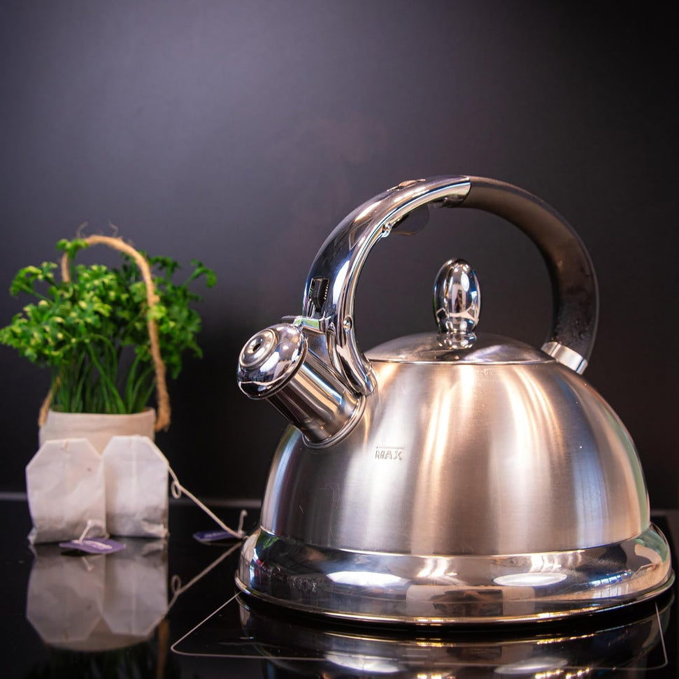 Cilio - Conte 2.9 Qt Stainless Steel Whistling Water Kettle - C430325