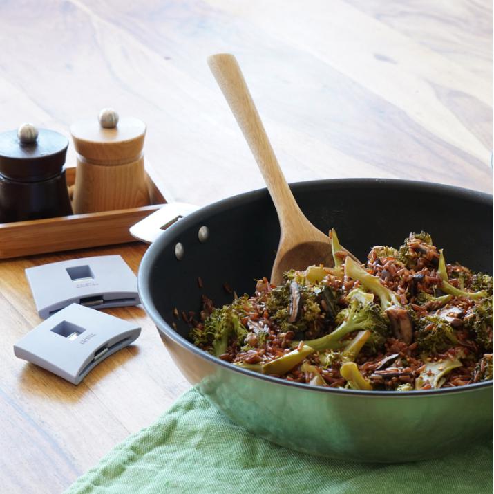 Cristel - 4 QT Casteline Non-Stick Wok with Domed Glass Lid - WOKT28QEKP - DISCONTINUED