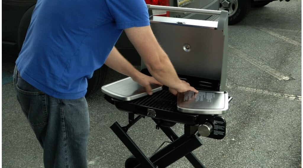 Cuisinart - Stainless Steel All Foods Roll Away Gas Grill - CGG-240-C