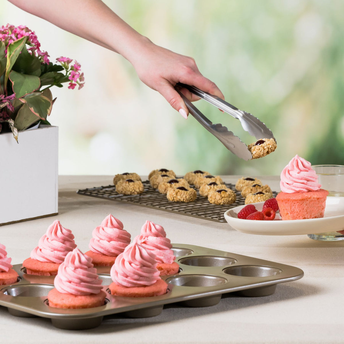 Cuisipro - 12-Cup Carbon Steel Muffin Pan - 746272