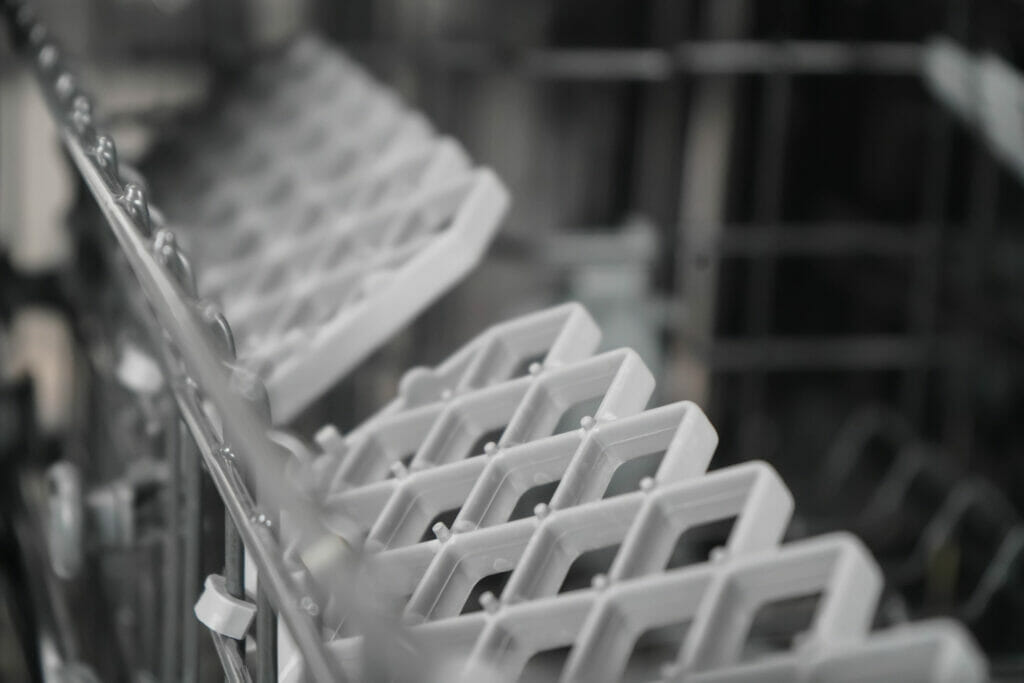 Danby - 18″ Wide Built-In Dishwasher In White - DDW18D1EW