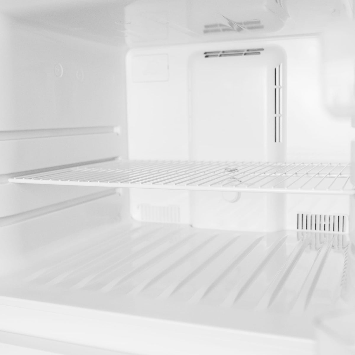 Danby - 18 cu.ft. Top Mount Refrigerator in White - DFF176B1WDB
