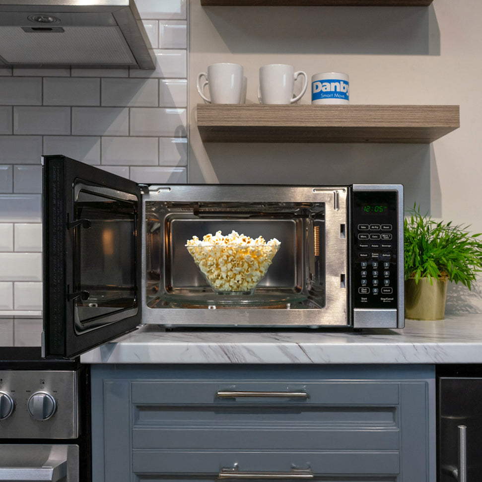 Danby - 1.3 cu.ft. Stainless Steel Multifunction Countertop Microwave with Air Fry - DBMW1361ABSS