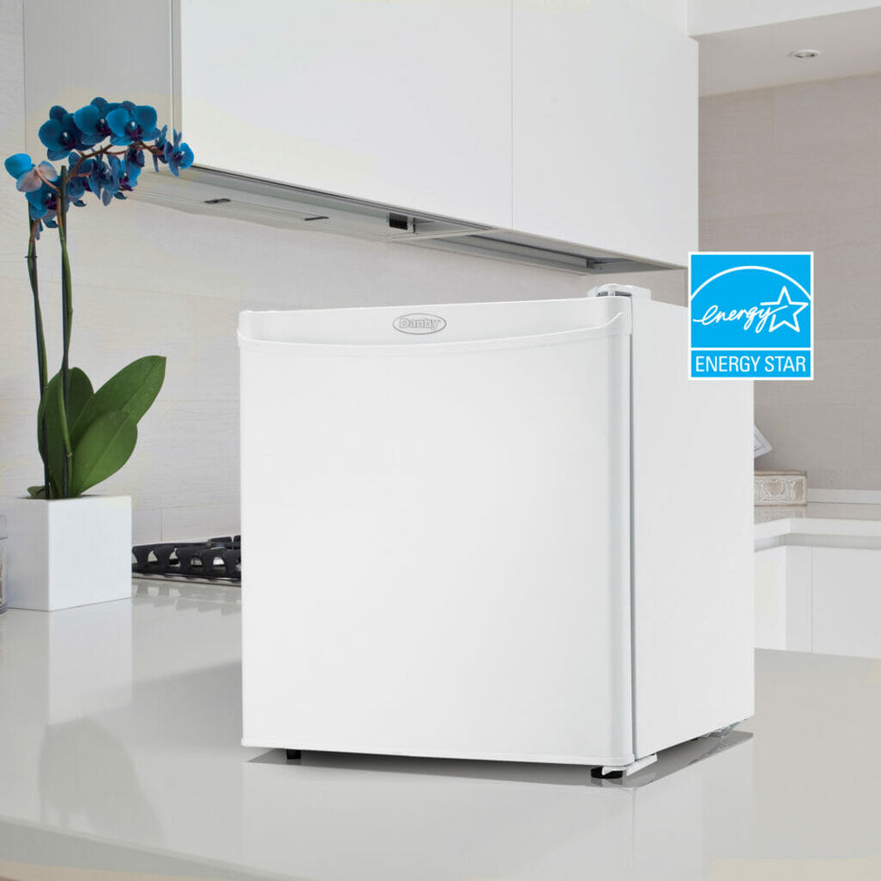 Danby - 1.6 cu.ft. White Compact Fridge - DCR016A3WDB