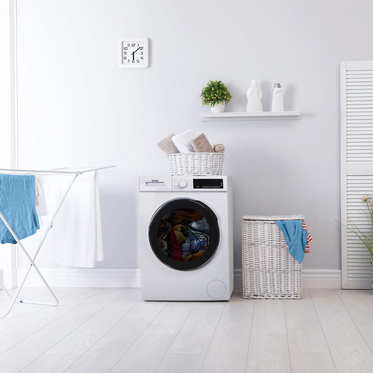 Danby - 2.2 cu. ft. Stackable Front Load White Washing Machine with Steam - DWM022D3WDB