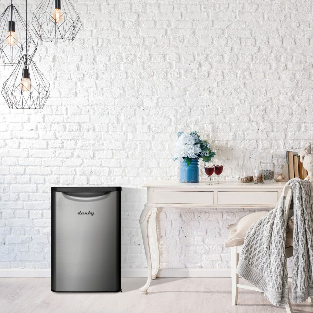Danby - 2.6 cu.ft. Contemporary Classic Stainless Steel & Black Compact Fridge - DAR026A2BSLDB