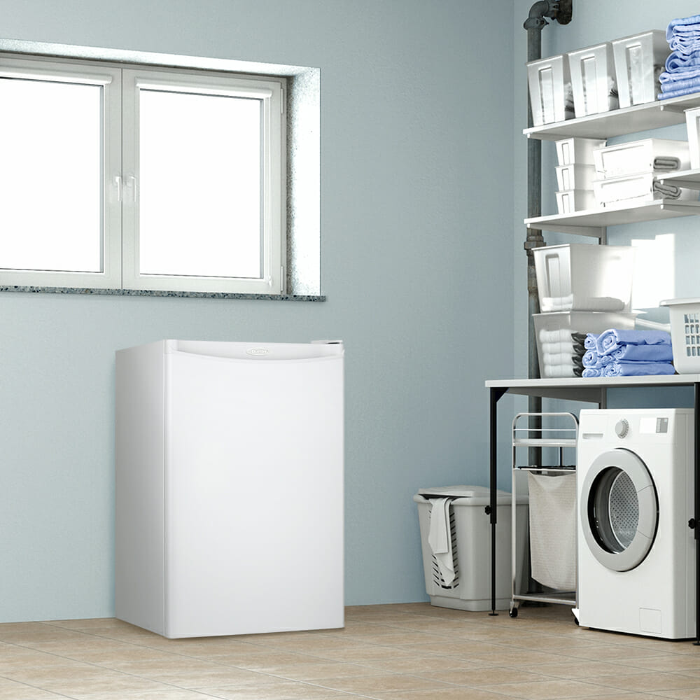 Danby - 3.2 cu. ft. Upright Freezer In White - DUFM032A3WDB