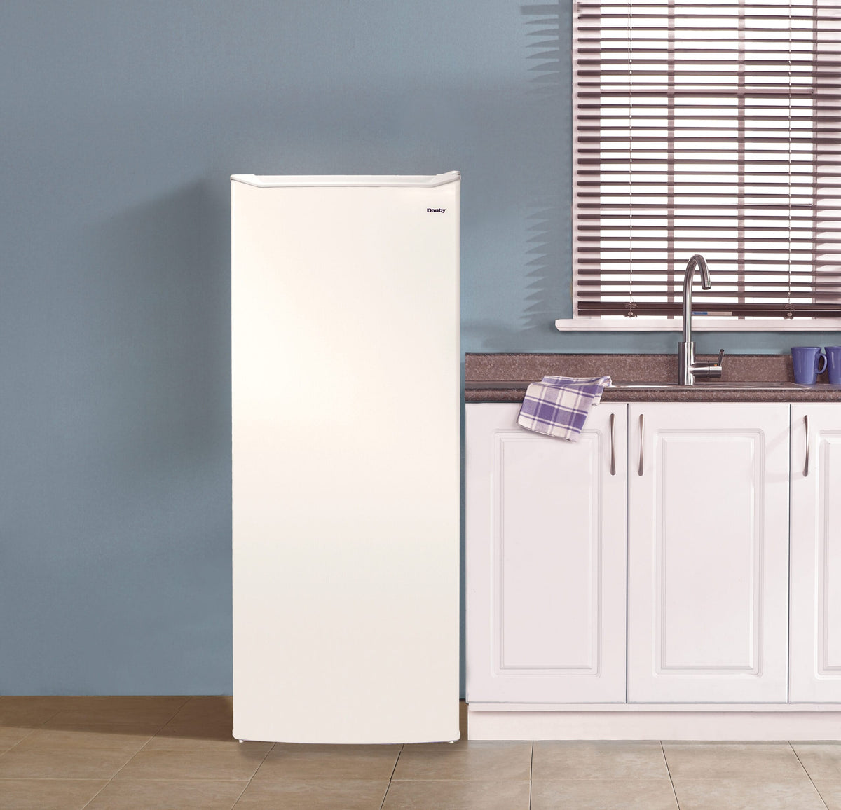 Danby - 6 cu. ft. Upright Freezer In White - DUFM060B2WDB