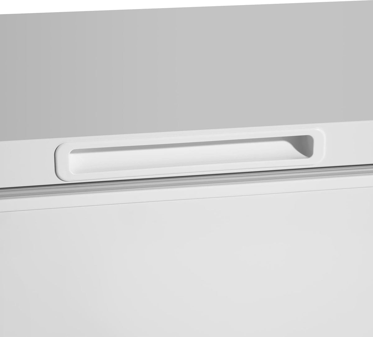 Danby - 7 cu. ft. Square Model Chest Freezer In White - DCF070A6WM