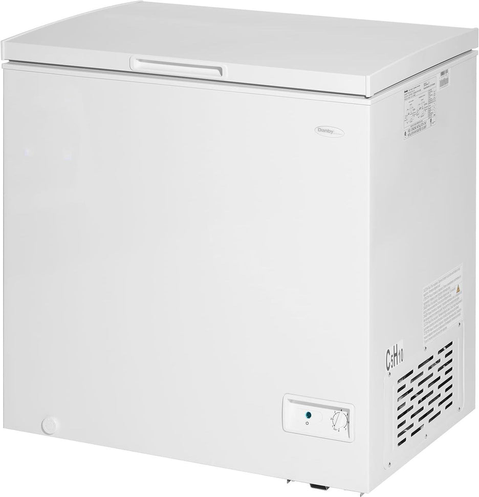 Danby - 7 cu. ft. Square Model Chest Freezer In White - DCF070A6WM