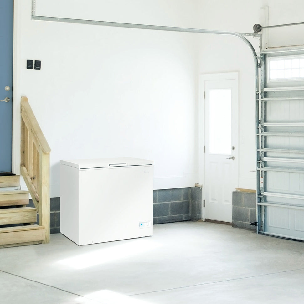 Danby - 7 cu. ft. Square Model Chest Freezer In White - DCF070A6WM