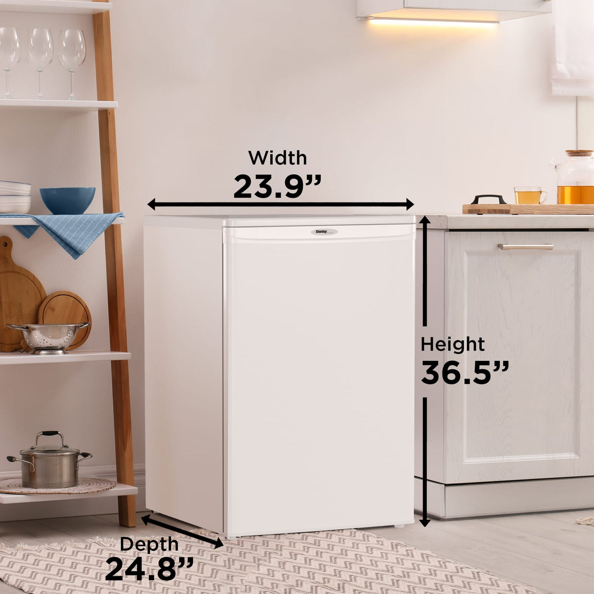 Danby - Designer 4.3 cu. ft. Upright Freezer In White - DUFM043A2WDD