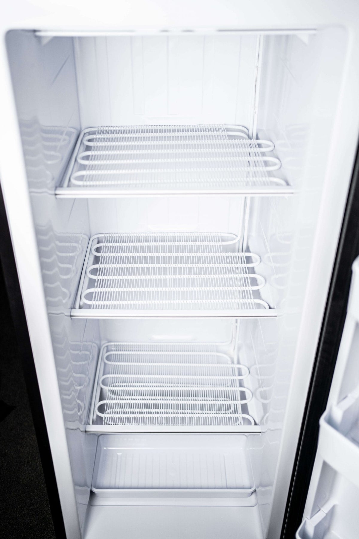Danby - Designer 8.5 cu. ft. Upright Freezer in Graphite Black - DUFM085A4TDD