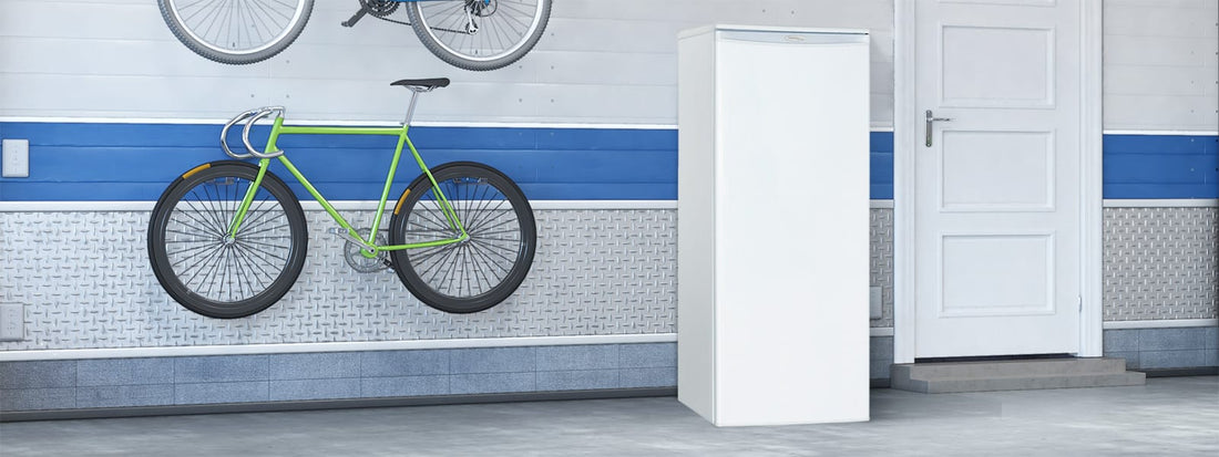 Danby - Designer 8.5 cu. ft. Upright Freezer in White - DUFM085A4WDD