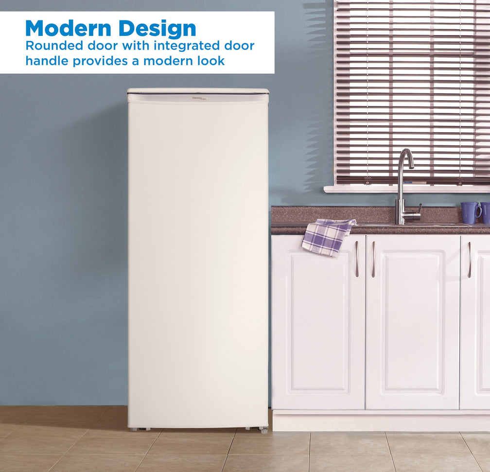 Danby - Designer 8.5 cu. ft. Upright Freezer in White - DUFM085A4WDD