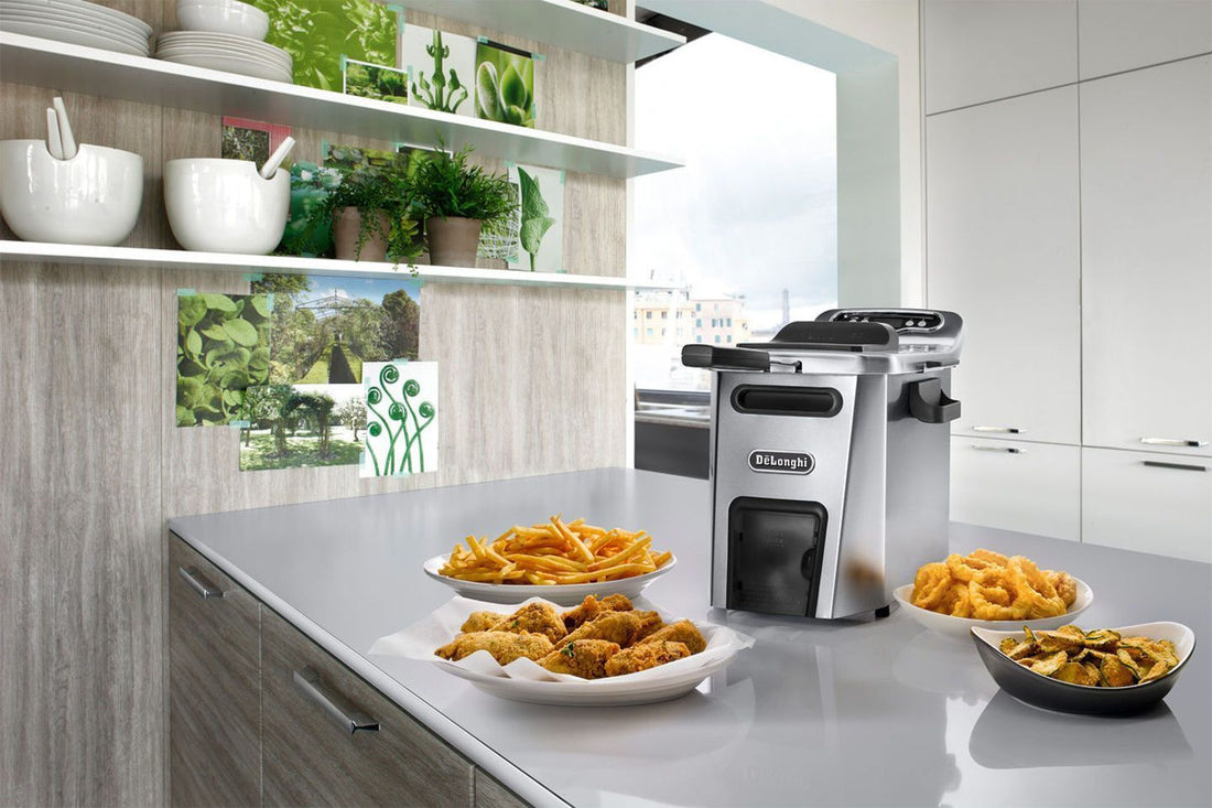 DeLonghi - 4.5 L Capacity Livenza Cool Zone Deep Fryer - D44528DZ - DISCONTINUED