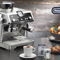 DeLonghi - Italian Cappuccino Cups & Saucers - DLSC309