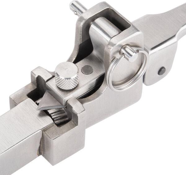 Edlund - Manual Can Opener with 22" Adjustable Bar and Stainless Steel Clamp Base - SG-2CL