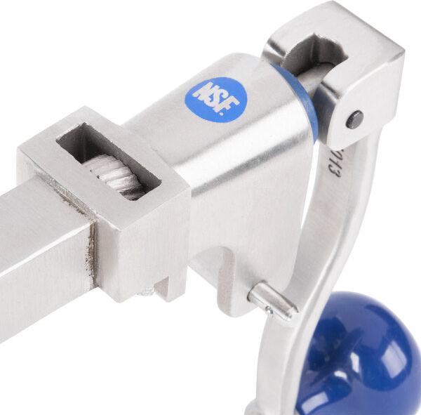 Edlund - Manual Can Opener with 22" Adjustable Bar and Stainless Steel Clamp Base - SG-2CL