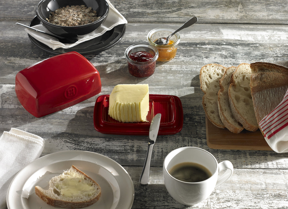 Emile Henry - 0.5 L Ceramic Burgundy Butter Dish - 340225