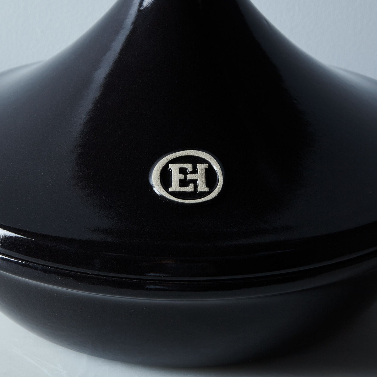 Emile Henry - FLAME 2 QT Ceramic Charcoal/FusainX Flame Tagine (2 L) - 795626