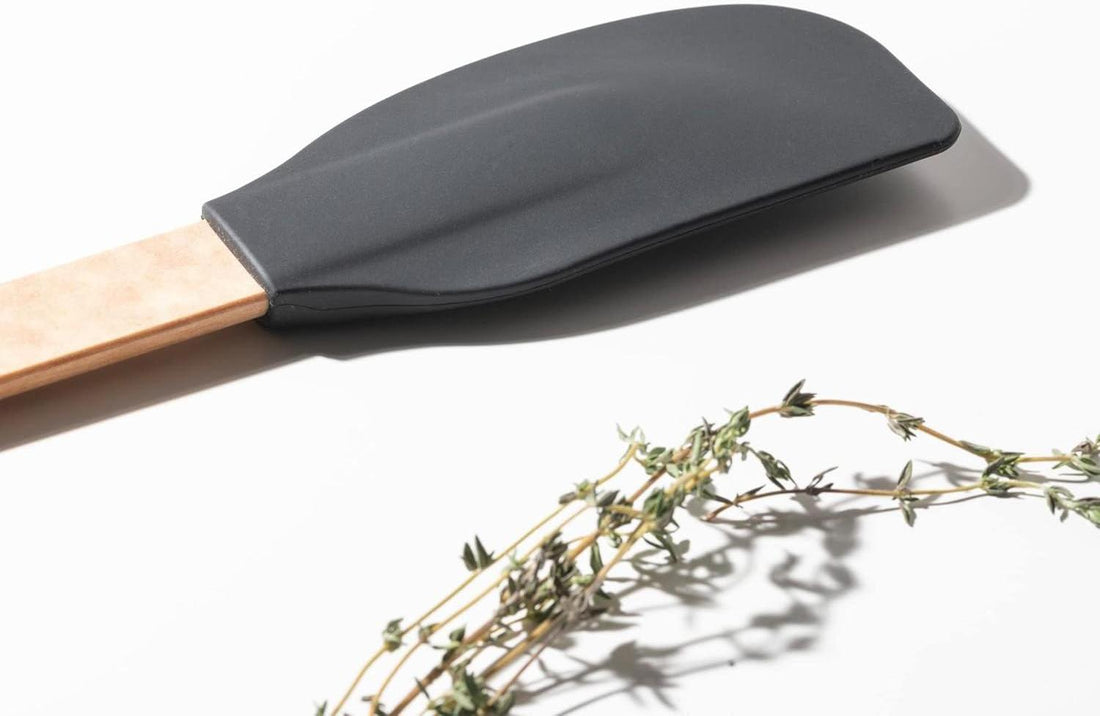 Epicurean - 12.75" Silicone Series Utensils, Large Spatula, Natural + Black with 1/4" Profile - 023-308010320