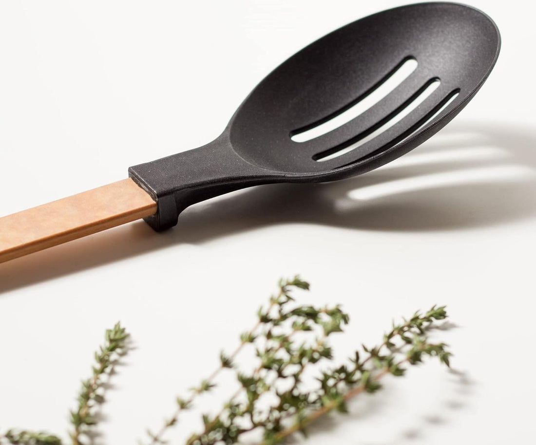 Epicurean - 14" Gourmet Series Utensils, Slotted Spoon, Natural + Black with 1/4" Profile - 016-009010320