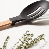 Epicurean - 14" Gourmet Series Utensils, Slotted Spoon, Natural + Black with 1/4" Profile - 016-009010320